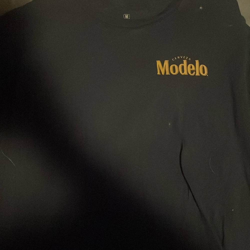 Modelo navy blue t-shirt medium